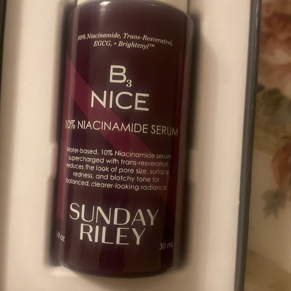 Sunday Riley B3 Nice Niacimide Serum - Picture 2 of 2
